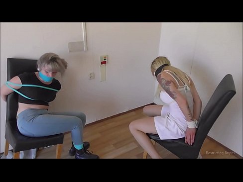 ❤️ Verslaafd / vastgebonden en de mond gesnoerd / jonkvrouw in nood Porno at nl.allo-sex.ru ☑