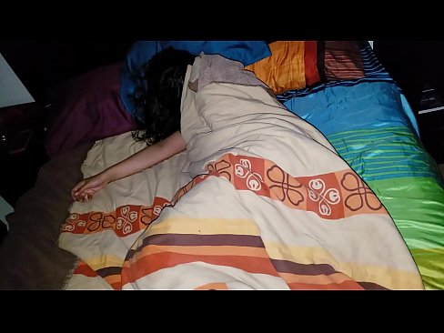 ❤️ Stiefzoon die zijn jonge stiefmoeder berispt terwijl ze slaapt. Porno at nl.allo-sex.ru ☑