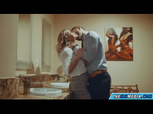 ❤️ Wanneer een rondborstige blondine je verleidt in een openbaar toilet Porno at nl.allo-sex.ru ☑